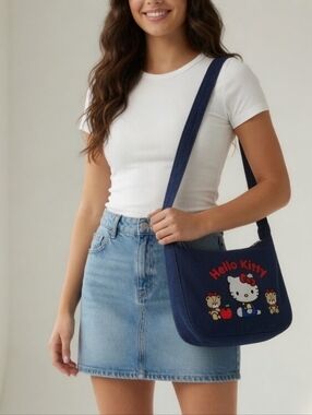 BAGGU Navy Hello Kitty Shoulder Bag ❤️
